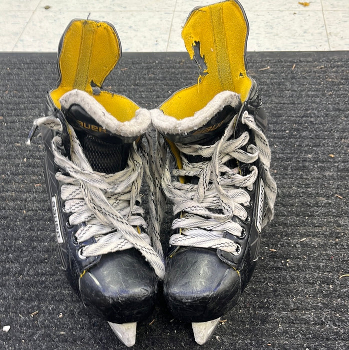 Used Bauer Supreme s150 Size 3 Player Skates