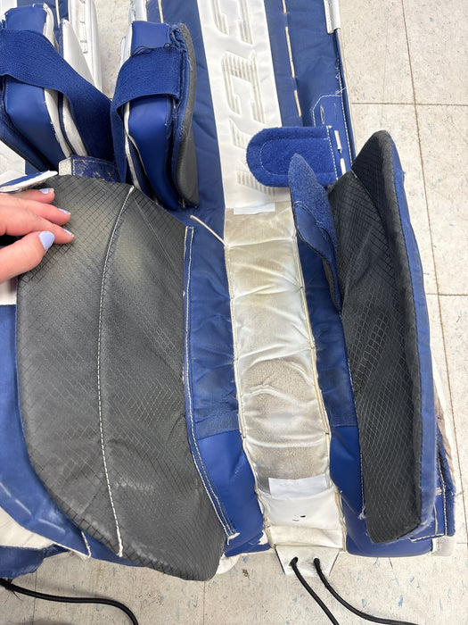 Used CCM EFlex 5.5 Senior 32"+1" Leg Pads