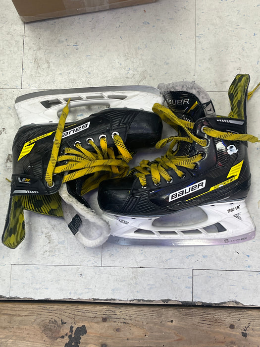 Used Bauer Supreme M3 Size 4EE Skates