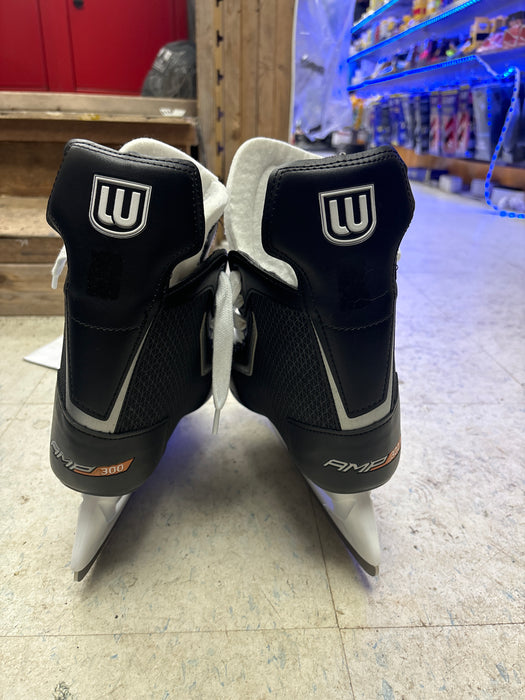 Used WinnWell AMP300 Size 6.0 Skates