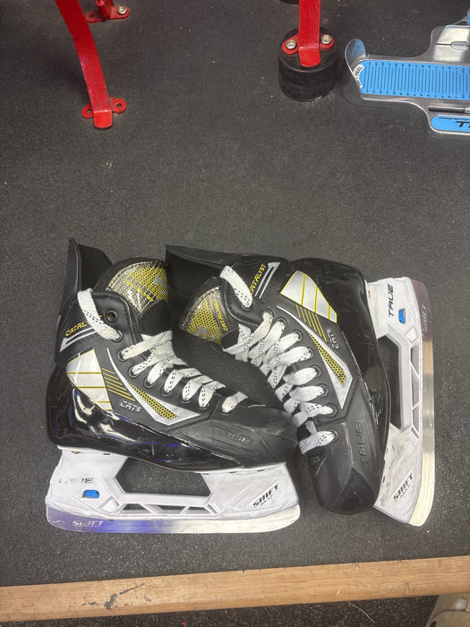 Used True Catalyst Cat 5 Skates Size 3.5 R