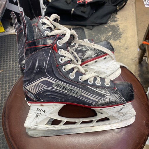Used Bauer Vapor X500 Player Skates 4.5EE