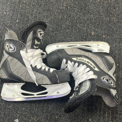 Used Easton AIR Size 6.5EE Player Skates