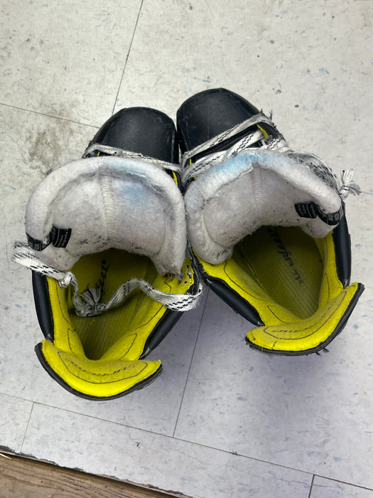 Used Bauer Supreme 3S Size 4.5 Skates