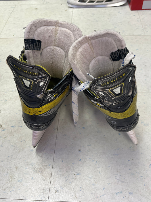 Used Bauer Supreme 3S Size 2.5 Skates