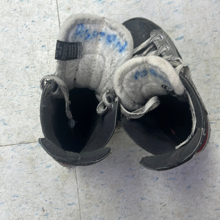 Used Bauer Vapor X3.0 Size 13.5 Youth Player Skates