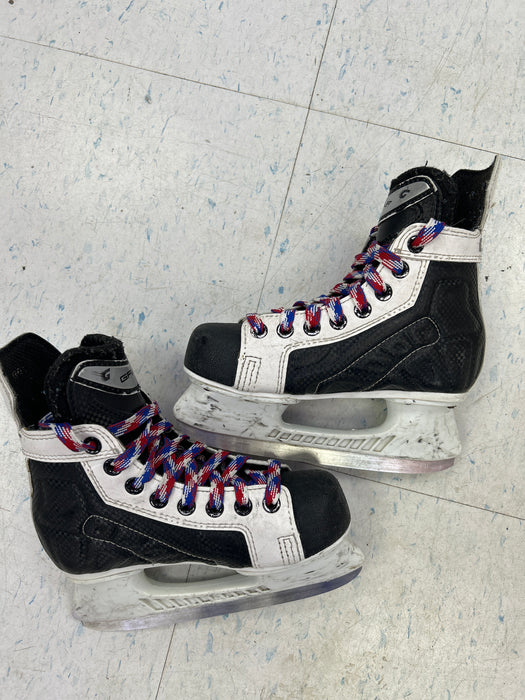 Used Graf Supra 370 Youth Player Skates