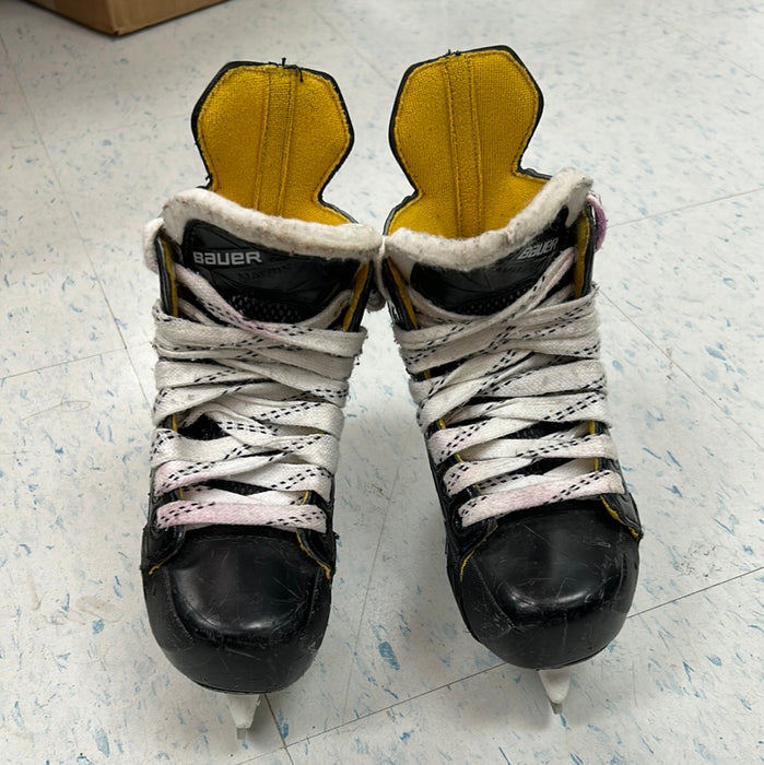 Used Bauer Supreme Matrix Y10.5 D Player Skate