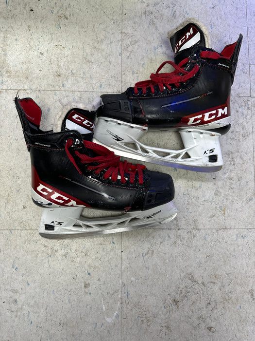 Used CCM Jetspeed FT475 7.5D Player Skates