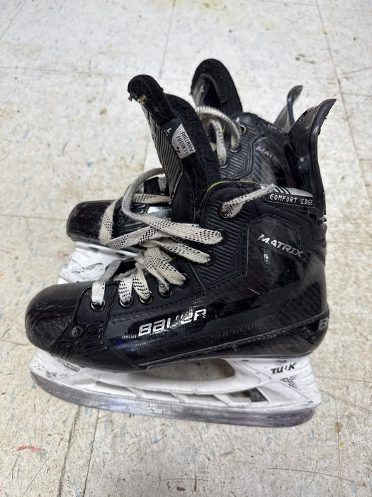 Used Bauer Supreme Matrix Skates Size 4.0 Fit 1