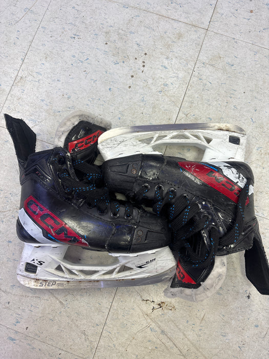 Used CCM JetSpeed FT670 Size 2.0 Regular Skates