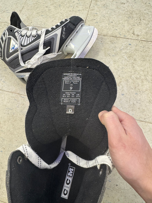Used CCM Vector 04 Skates 9.0D