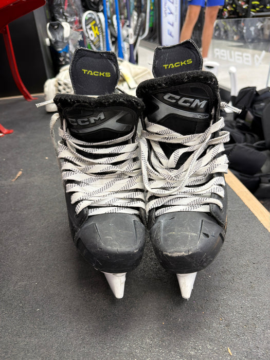 Used CCM Tacks XF70 Size 5.0R Skates