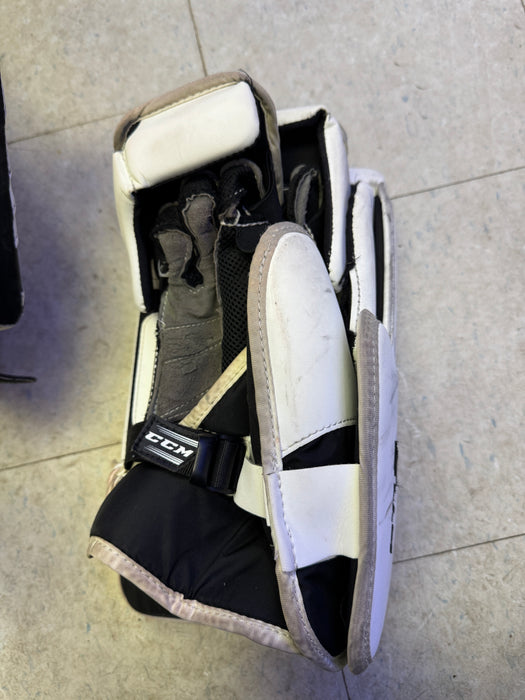 Used CCM EFLEX E4.9 Catcher Blocker Set Senior