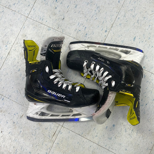 Used Bauer Supreme M4 Size 4 Player Skates