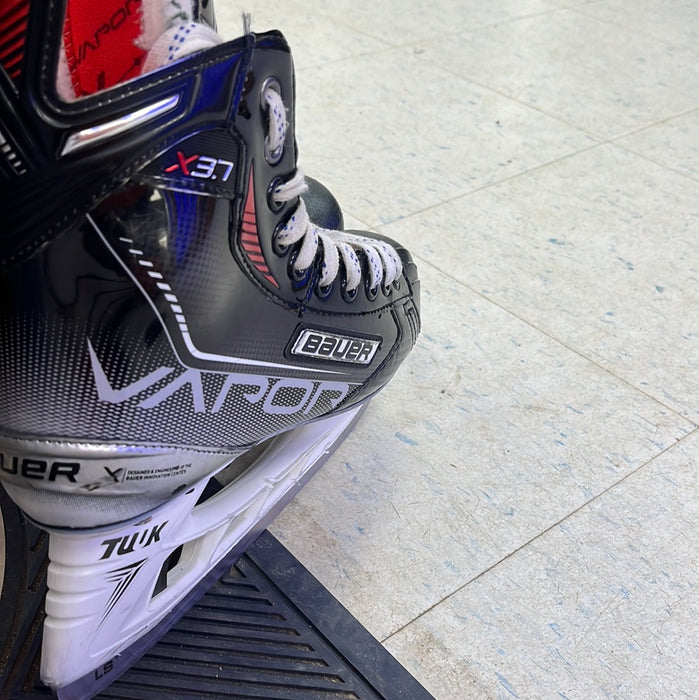 Used Bauer Vapor X3.7 7EE Player Skates