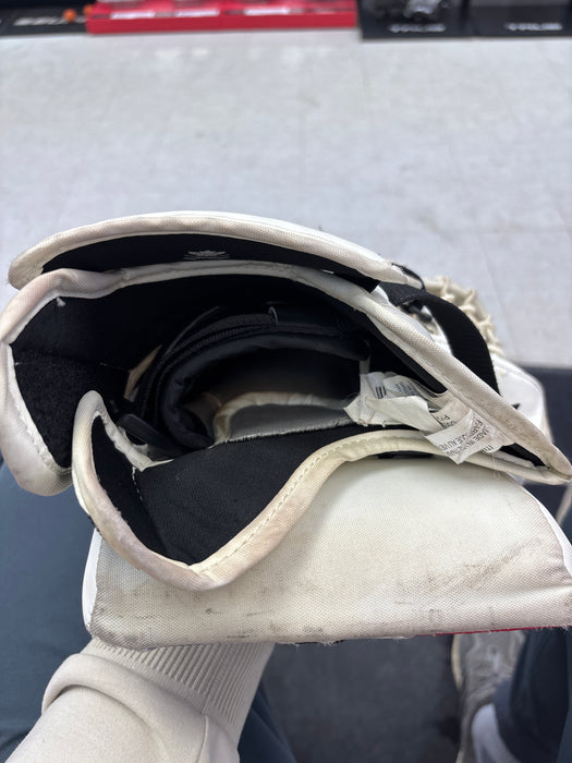 Used CCM EFlex 5.5 Junior Catcher