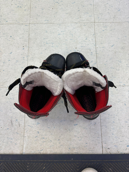 Used Bauer Vapor x2.7 Size 4.0 D Skates