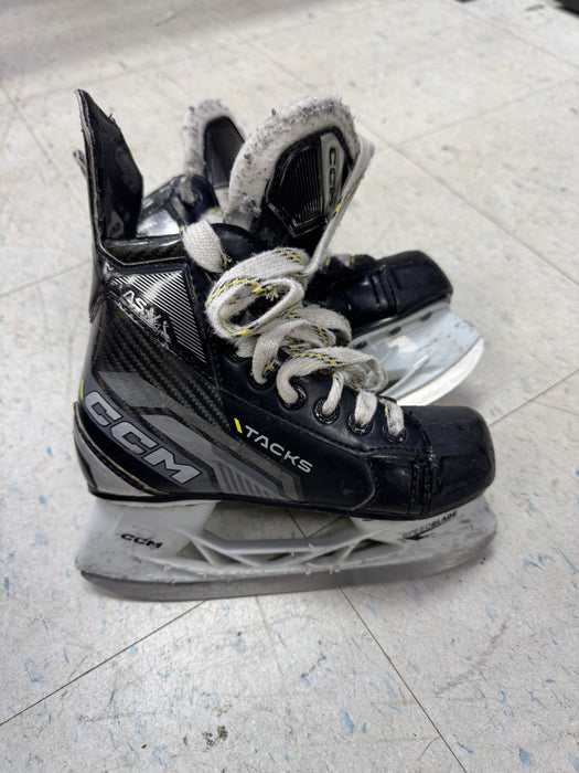 Used CCM Tacks AS-V Skates Y13.0
