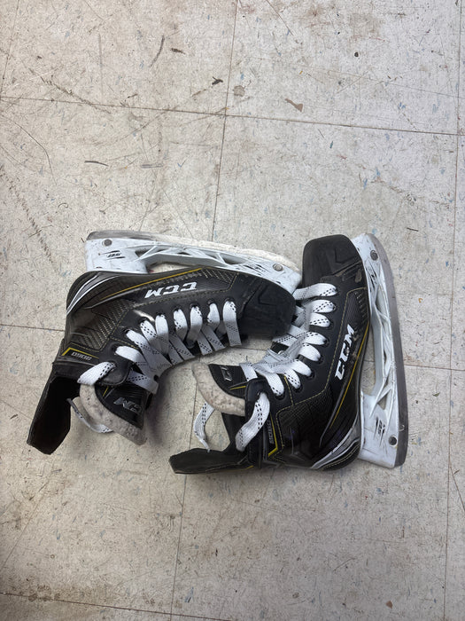 Used CCM Tacks 9060 Skates Size 5.0 EE