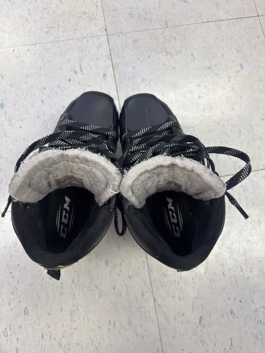 Used CCM Super Tacks 9370 Size 4.0 Goal Skates