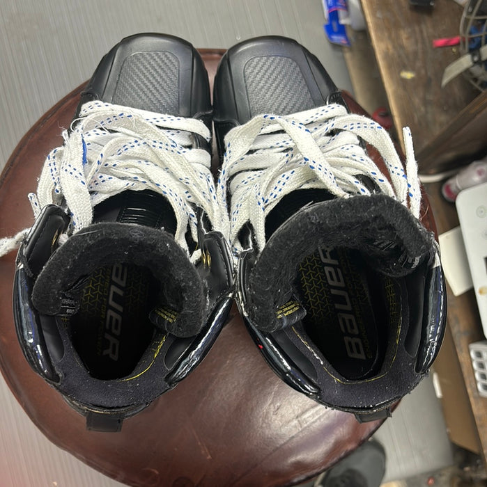 Used Bauer Supreme UltraSonic Size 6.0 EE Goal Skates