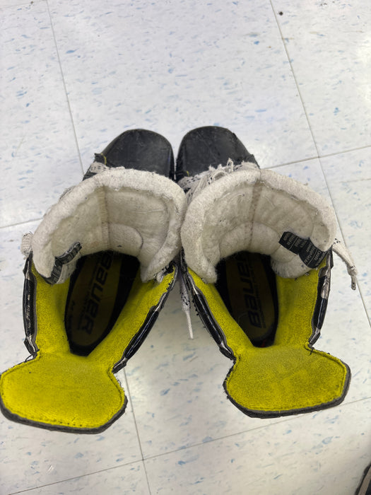 Used Bauer Supreme 3s Size 2.5 EE