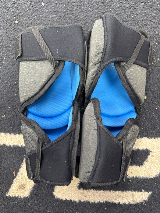 Used Bauer Goalie Junior Knee Guards