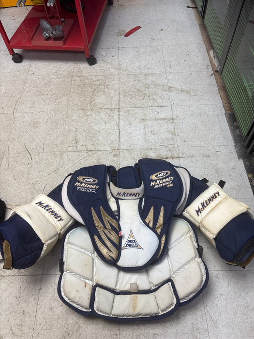 Used McKenny Instinct 890 Goalie Chest Protector Size Senior Medium