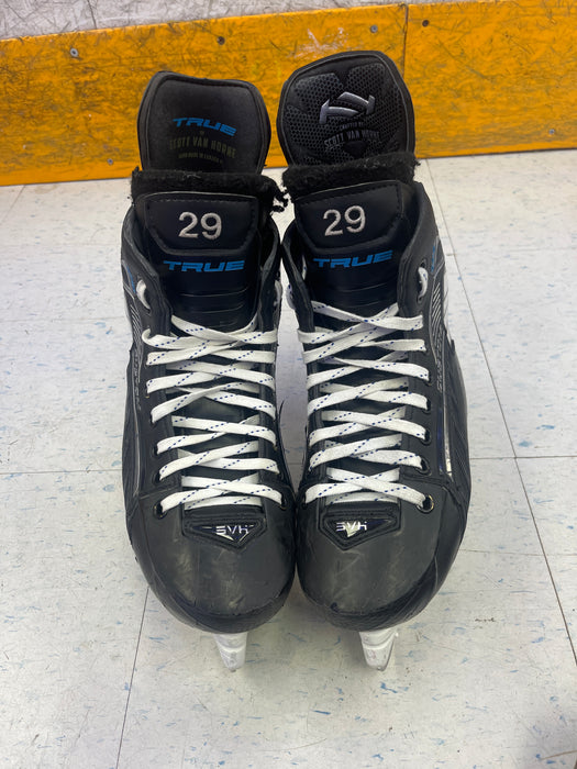 Used True Custom Pro Skates Size 8.0D - P. Holmberg