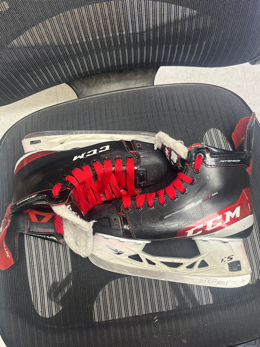 Used CCM JetSpeed FT485 Size 3.5 Skates
