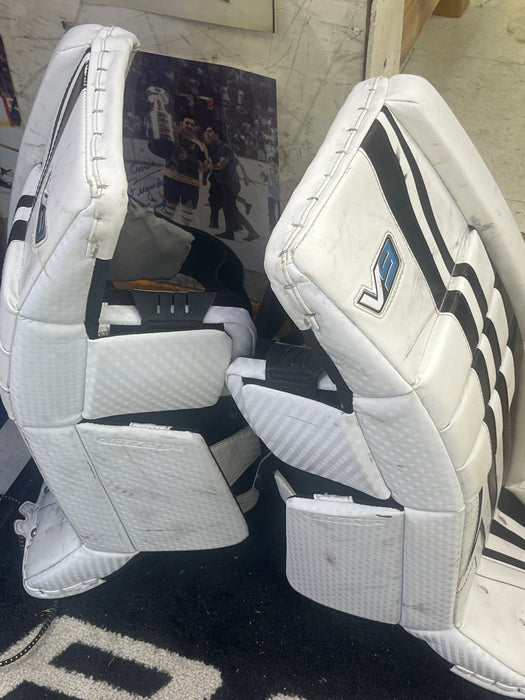 Used Vaughn V9 24+2 Goal Pads