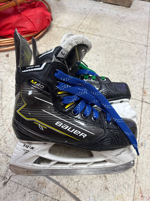 Used Bauer Supreme M40 Size 3.0D Skates