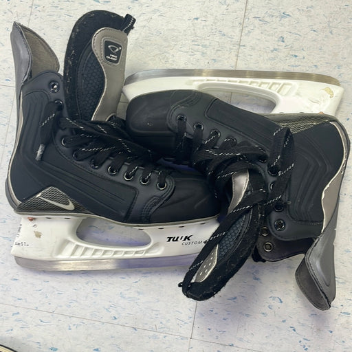 Used Nike Zoom Air Size 7.5EE Player Skates