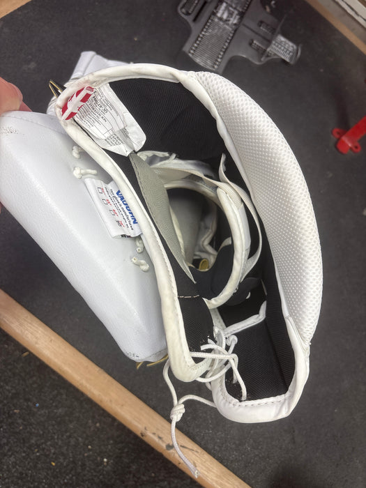 Used Vaughn Velocity XP Pro Carbon Catcher Right Hand Size Senior