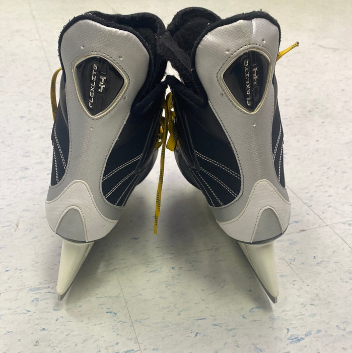 Used Bauer 44 Size 9 R Skates