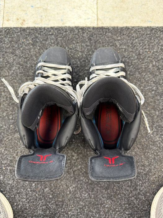 Used CCM JetSpeed FT890 Size 5.0R Skates