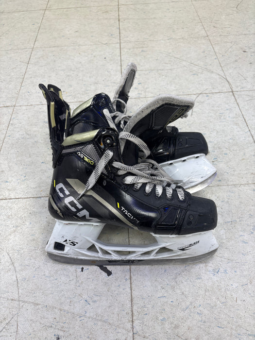Used CCM Tacks AS580 Size 8.0 Regular Skates