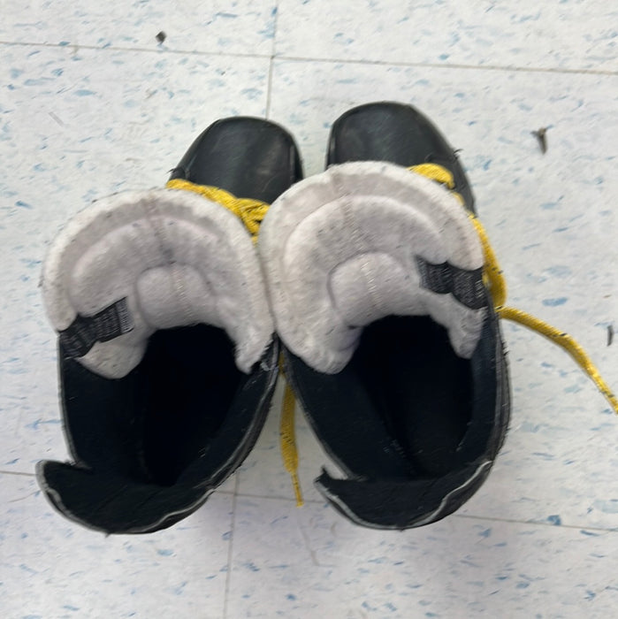 Used Bauer Supreme 150 Size 2 Player Skates