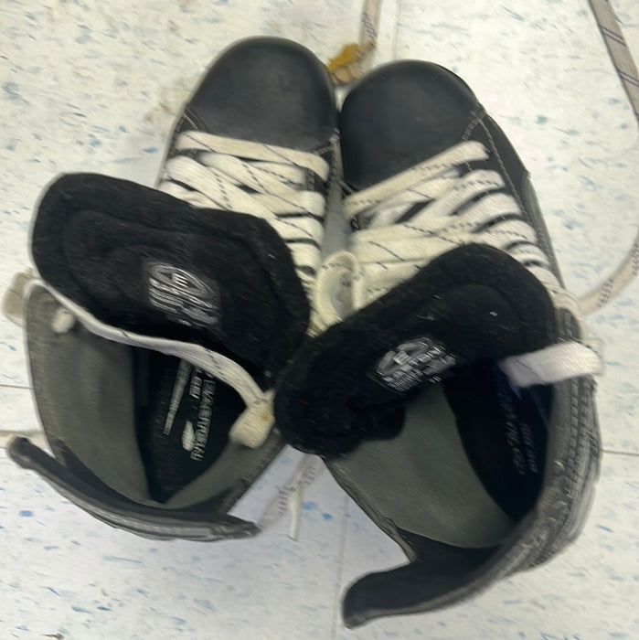 Used Easton Synergy 500 Size 7 Player Skates