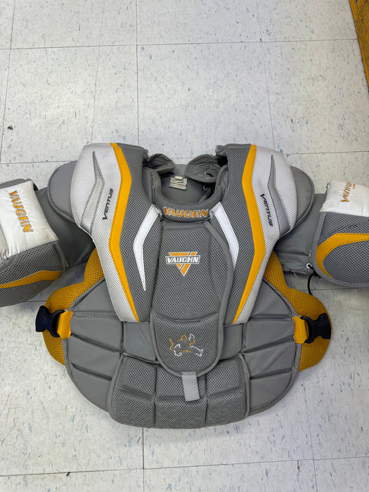 Used Vaughn Ventus LT68 Junior Medium Chest Protector