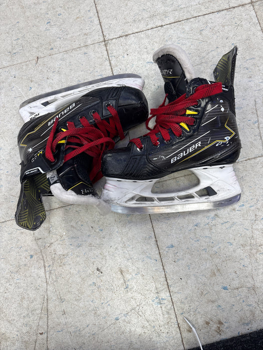 Used Bauer Supreme M40 Size 2.5 D Skate