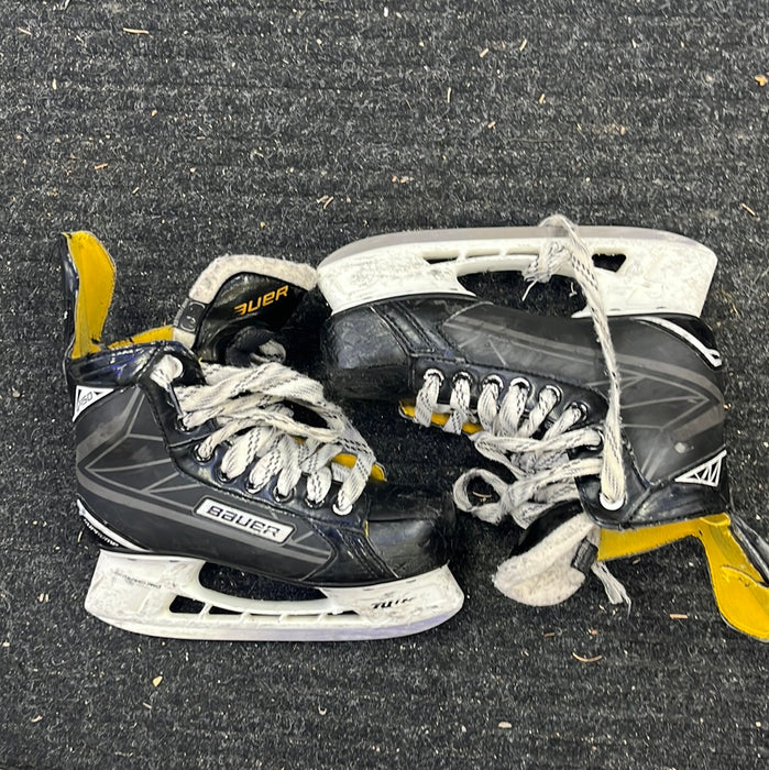 Used Bauer Supreme s150 Size 3 Player Skates