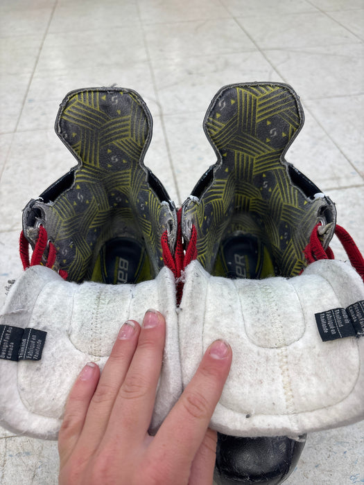 Used Bauer Supreme M40 Size 2.5 D Skate