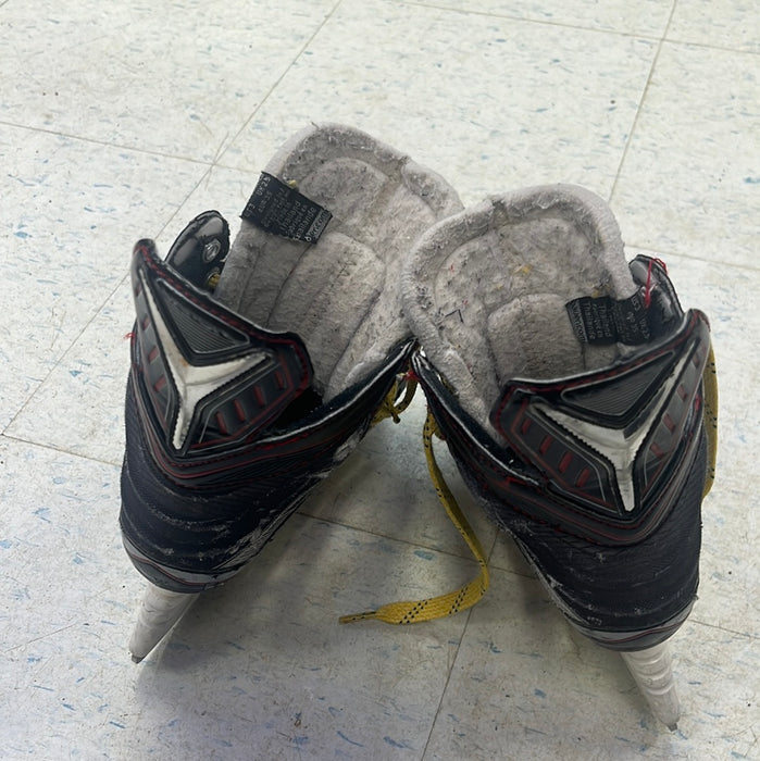 Used Bauer Vapor X500 Size 2 Player Skates