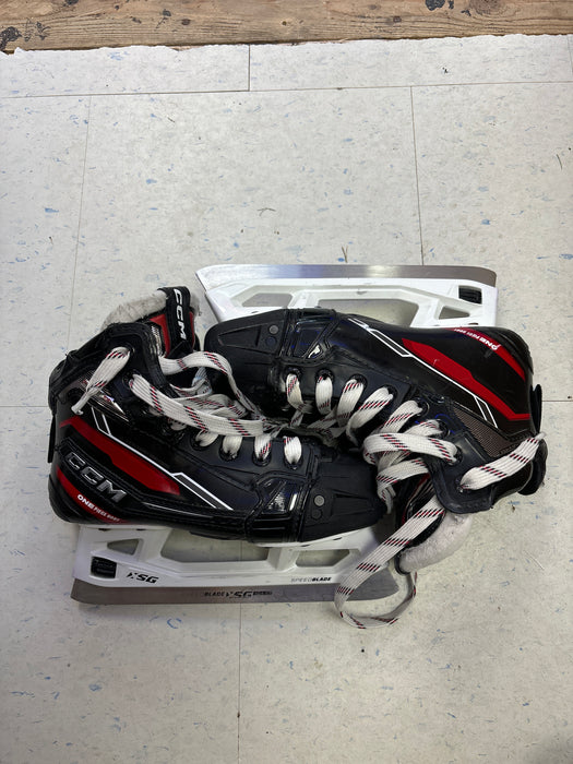Used CCM EFlex 6.9 Size 2.5 Skates