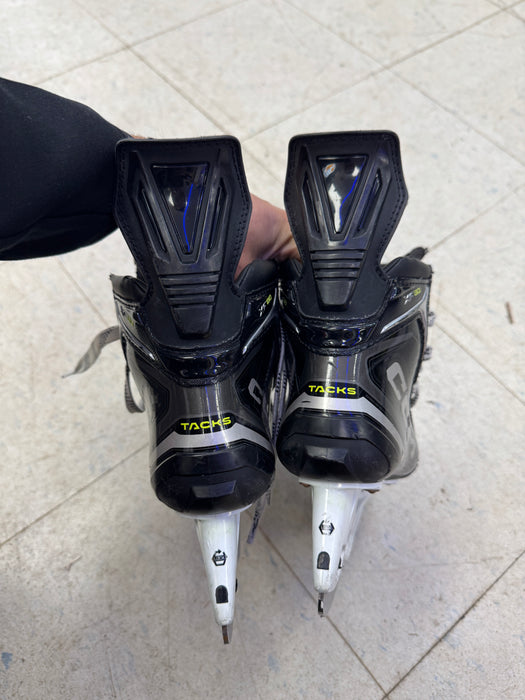 Used CCM Tacks XF80 Skates 3.5D