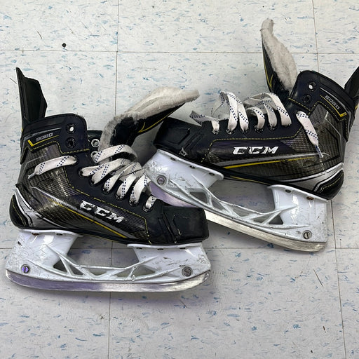 Used CCM Tacks 9060 4D Player Skates