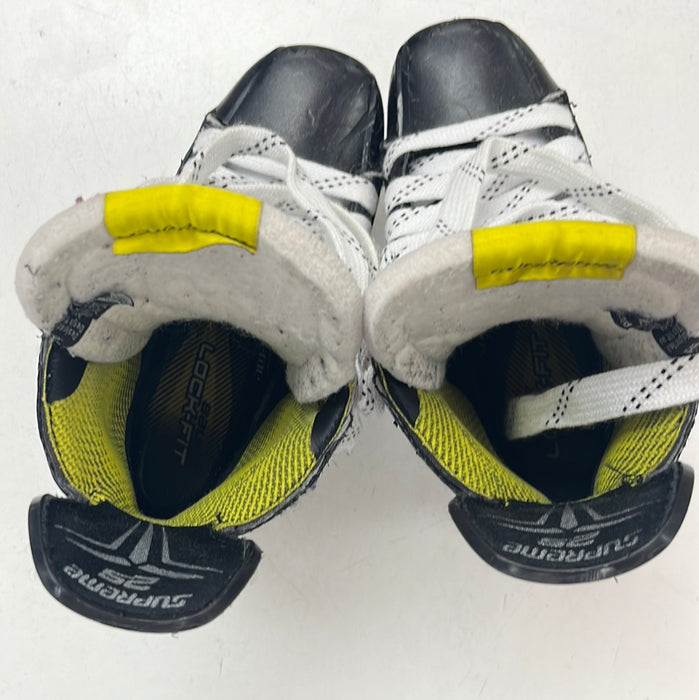 Used Bauer Supreme 2S Junior Skates size 3D