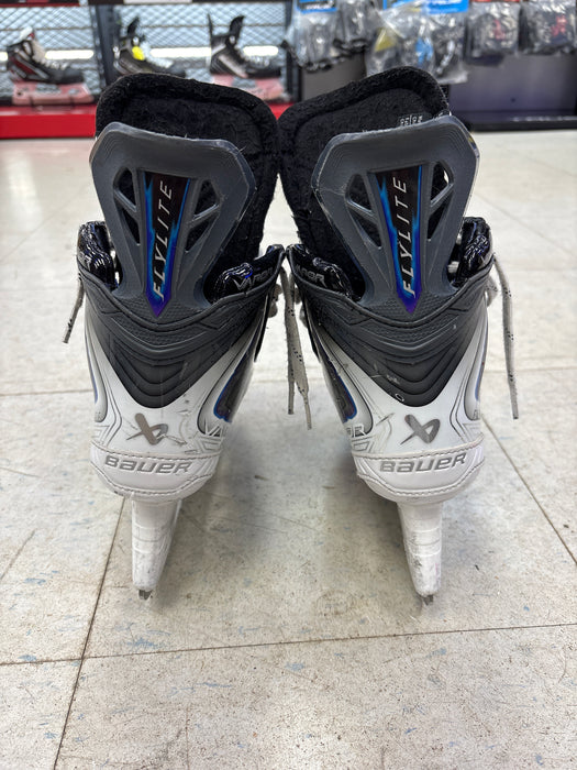 Used Bauer Flylite Size 2.5 EE Skates